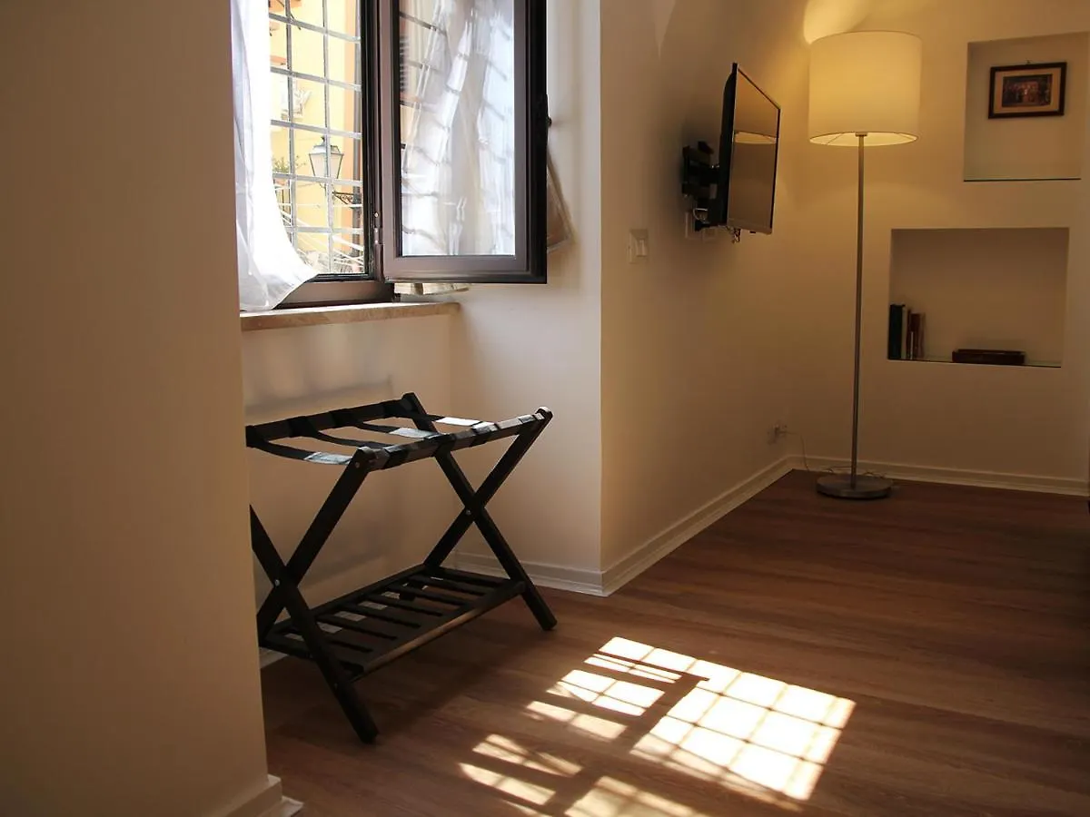 Il Corvo E La Volpe Apartment Palermo 0*,
