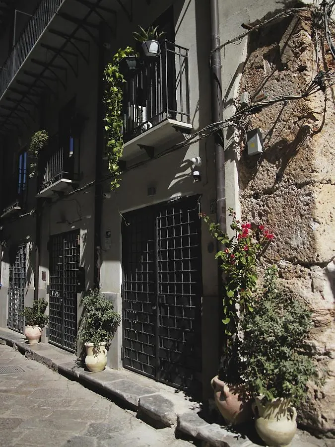 Il Corvo E La Volpe Apartment Palermo Italy